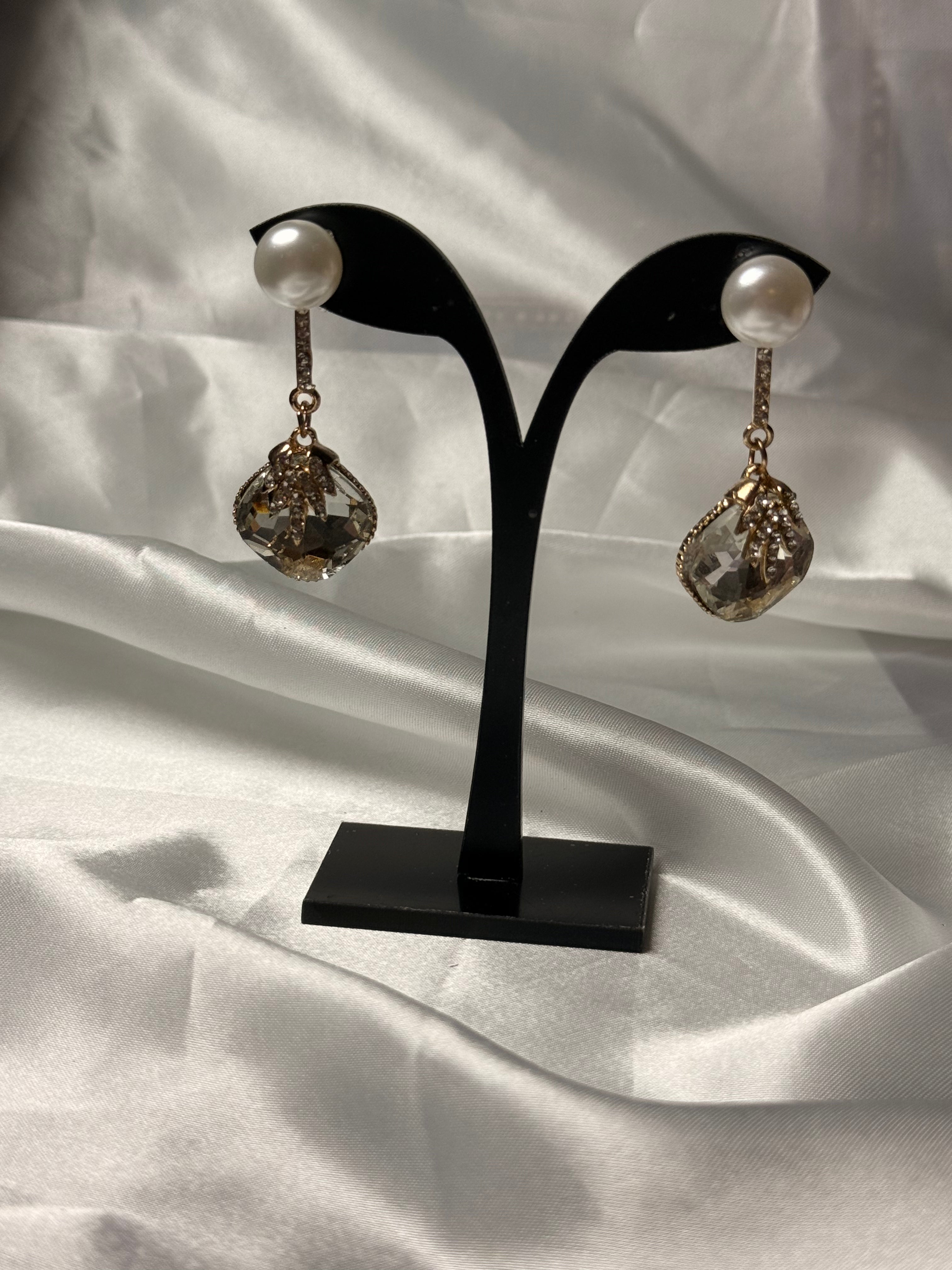 Luxe Gem Earrings - Elegant Drop Style for Every Occasion
