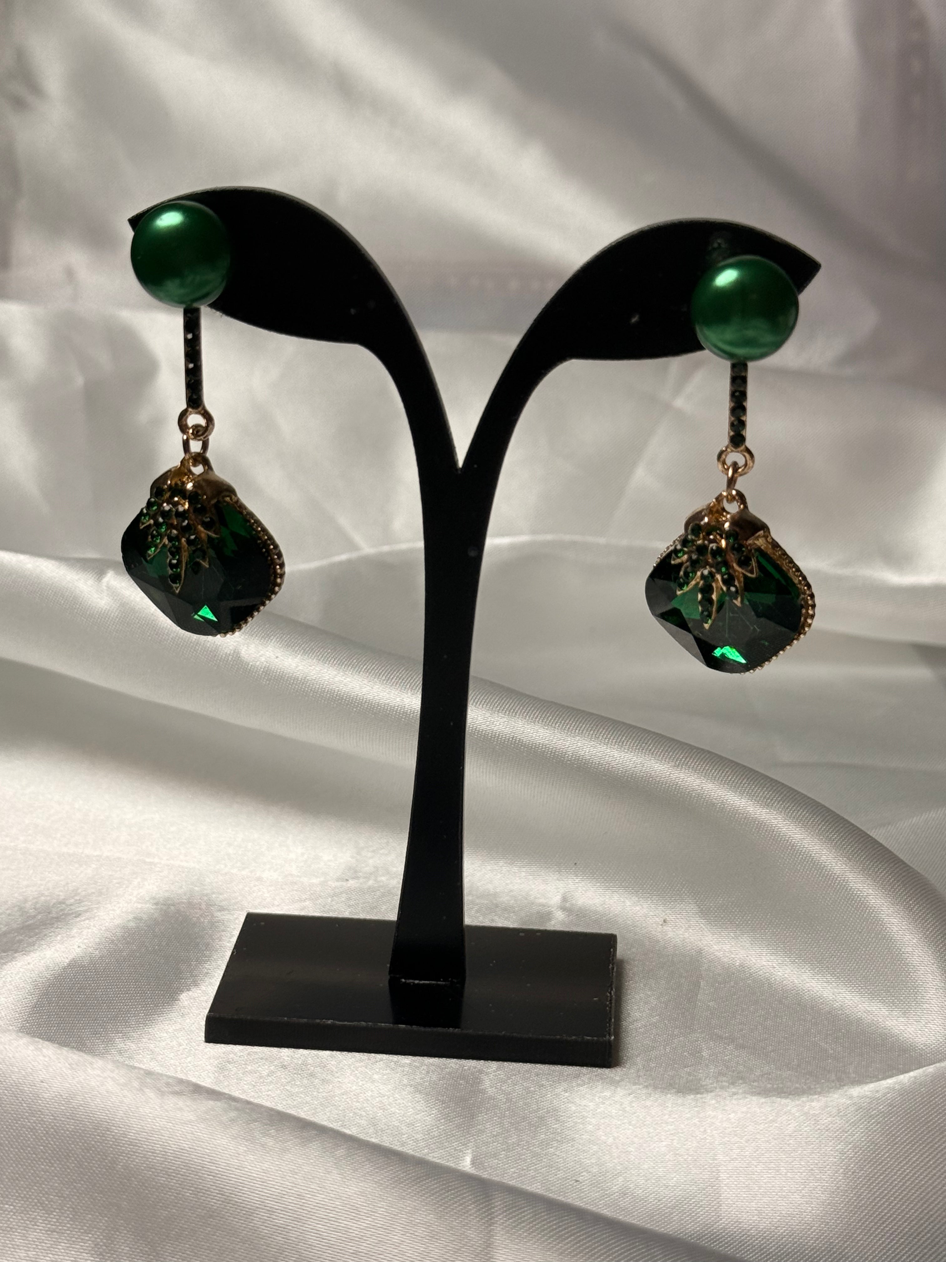 Luxe Gem Earrings - Elegant Drop Style for Every Occasion