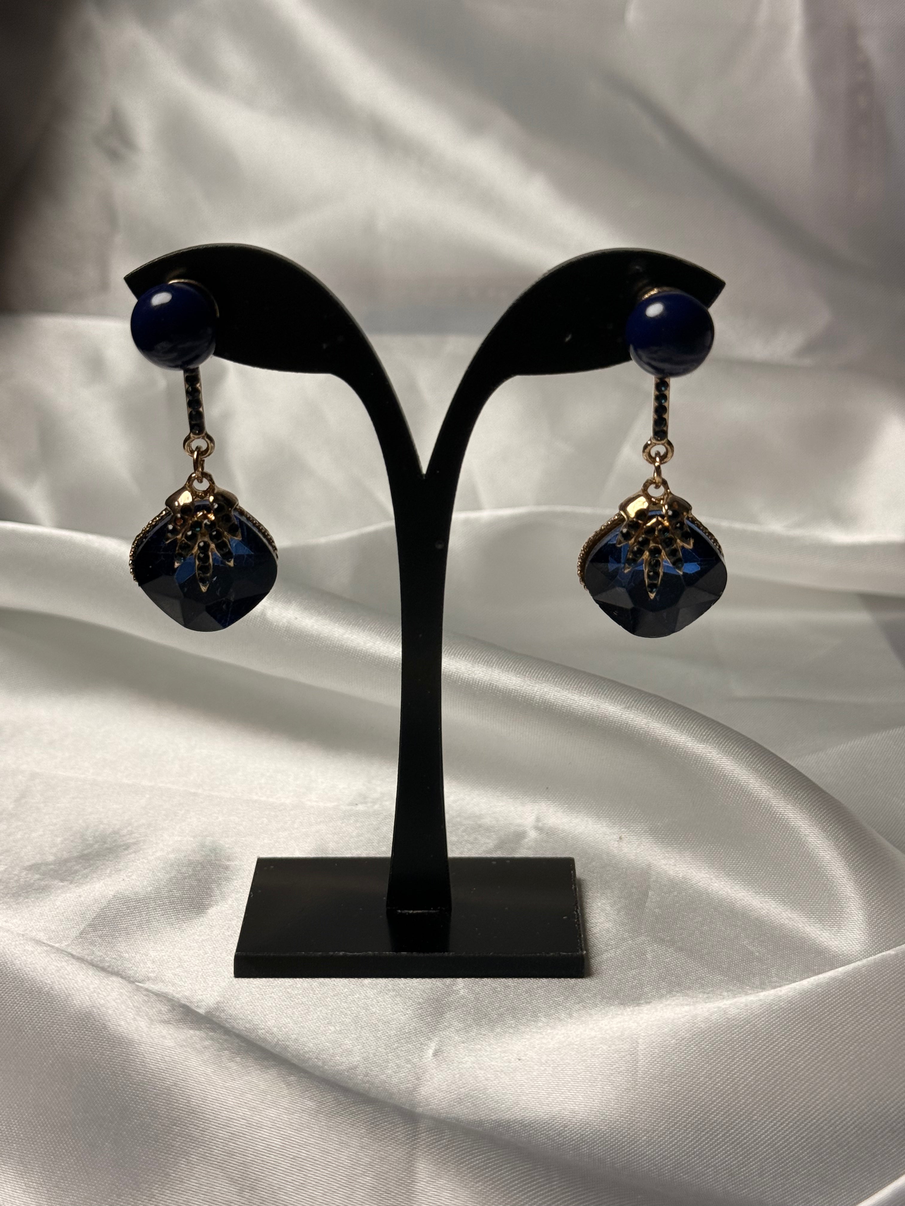 Luxe Gem Earrings - Elegant Drop Style for Every Occasion