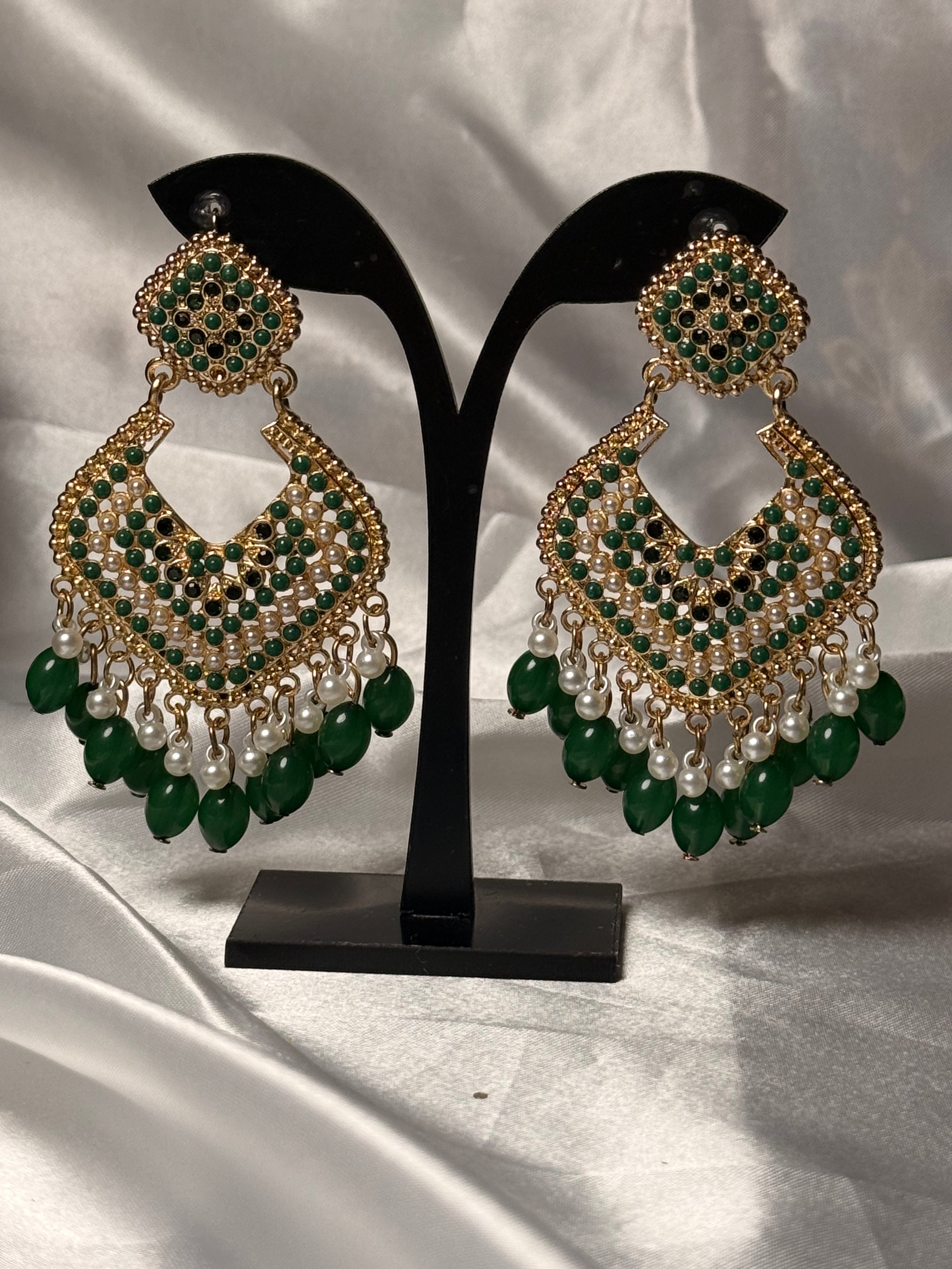 Noor-e-Pearl Earrings