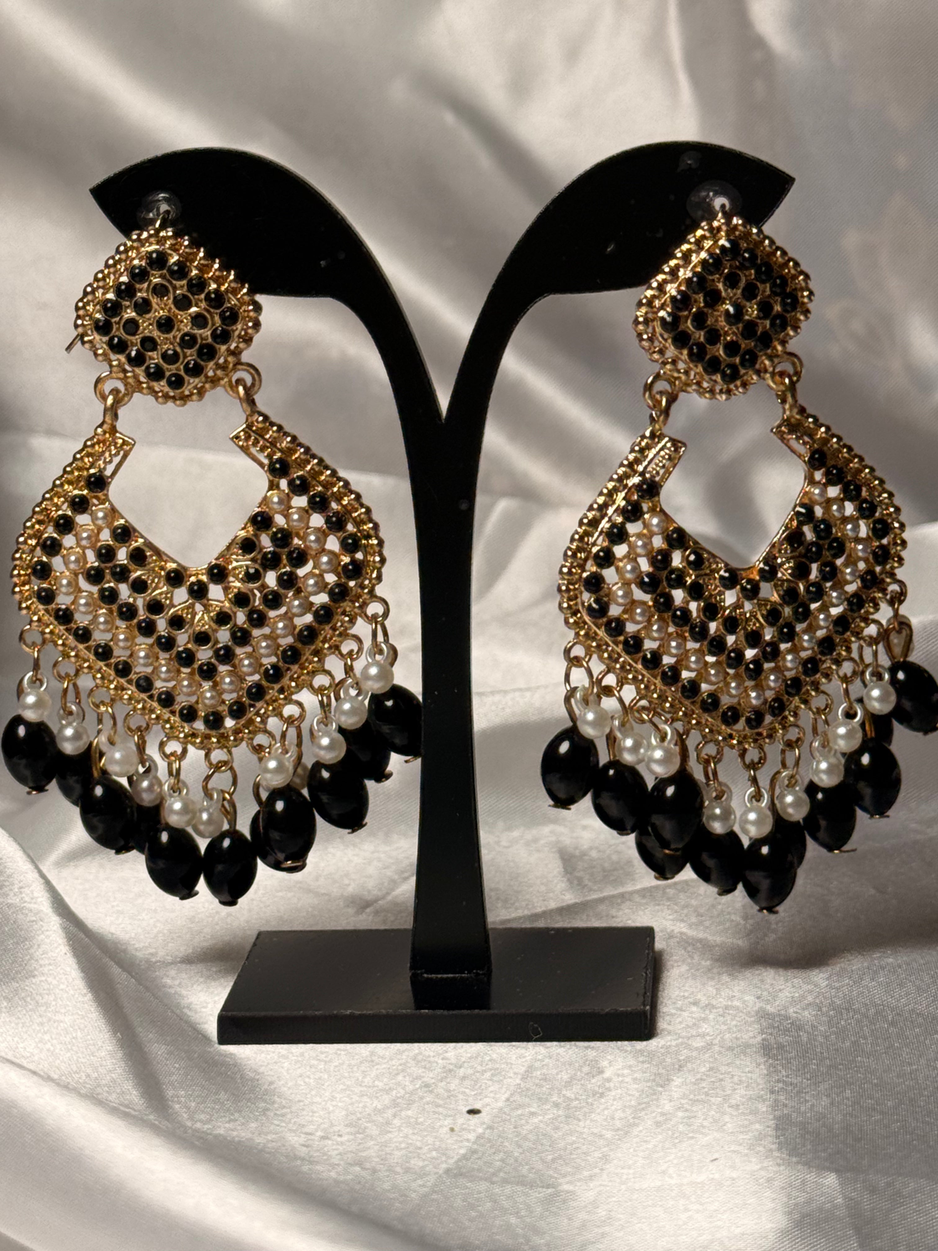 Noor-e-Pearl Earrings